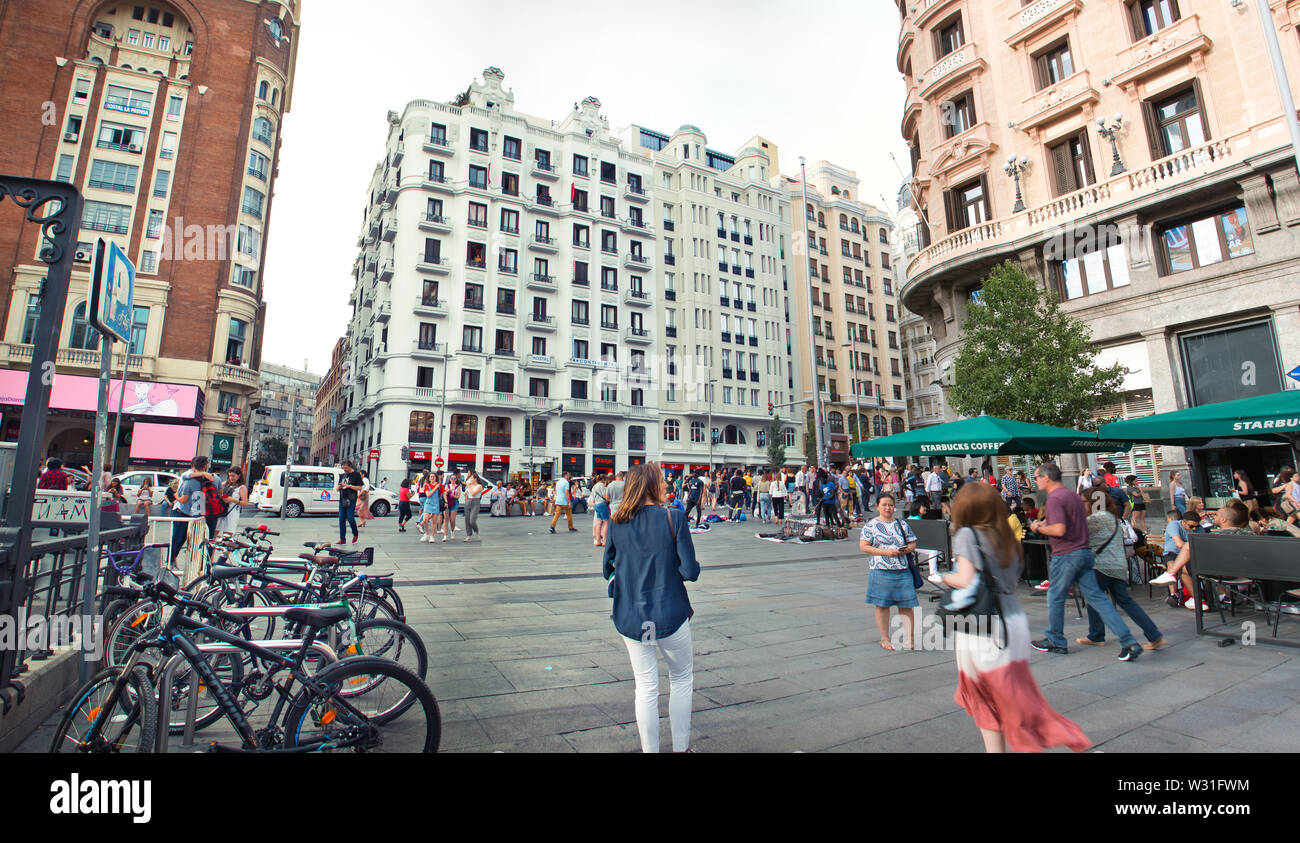 Madrid, Espagne - 20 juin 2019 : La Plaza de Callao, à Madrid, est visité par des milliers de personnes par jour Banque D'Images