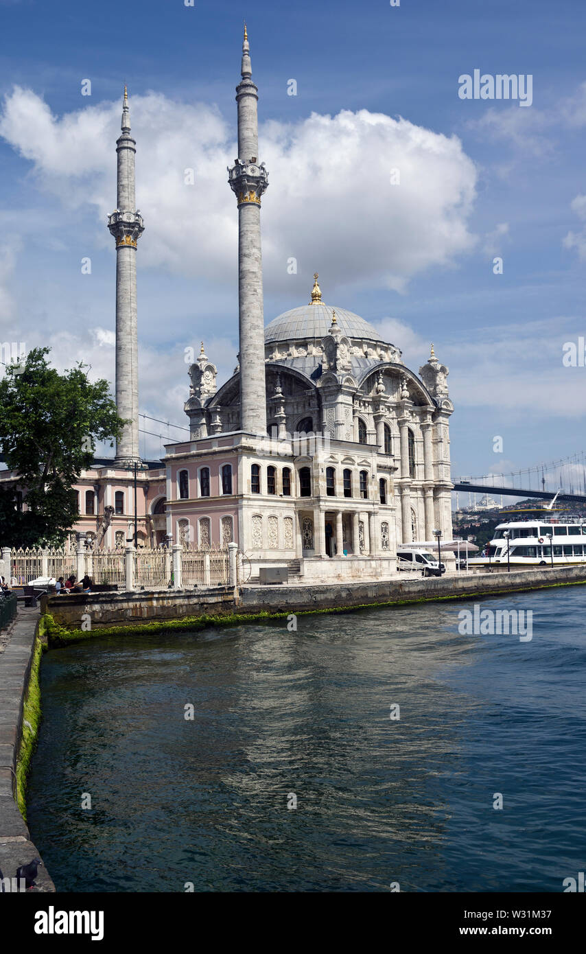 Mosquée Ortakoy, Istanbul, Turquie Banque D'Images