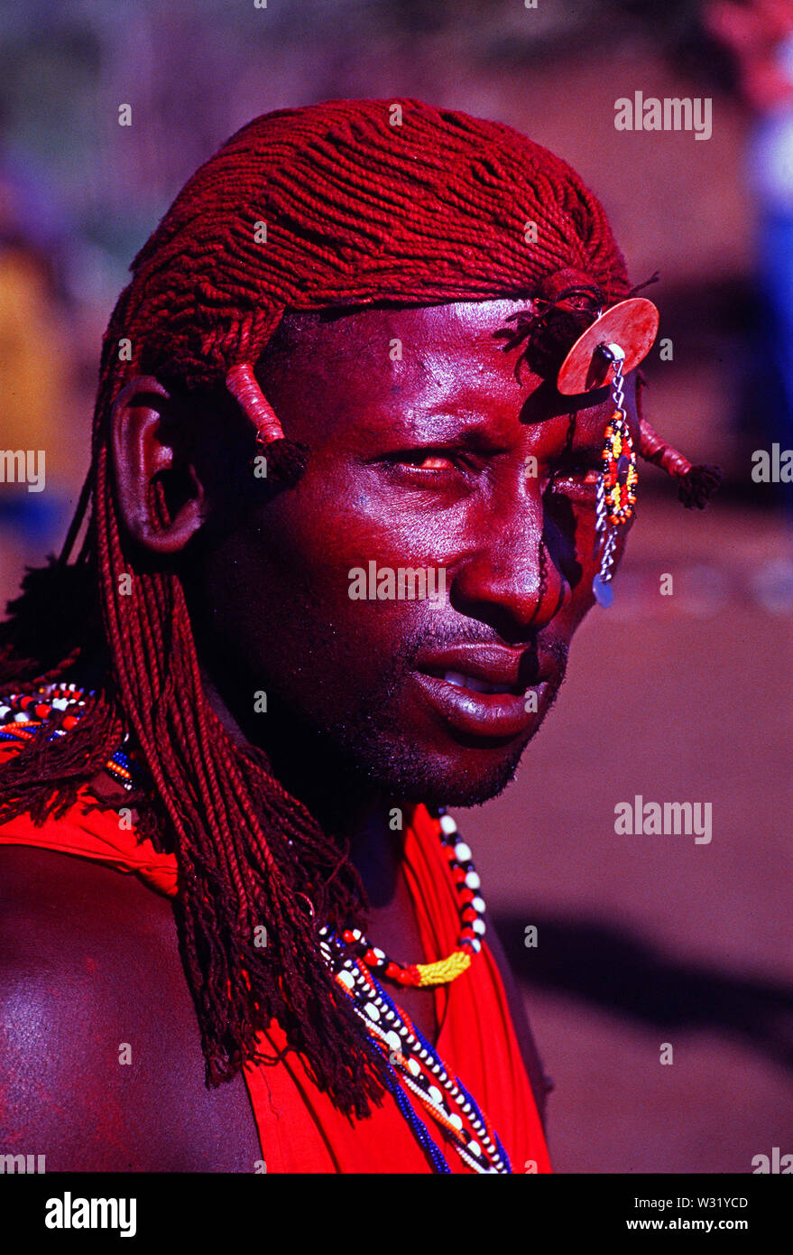 Dans un guerrier Masai manyatta près de Sekenani Gate, Masai Mara, Kenya Banque D'Images
