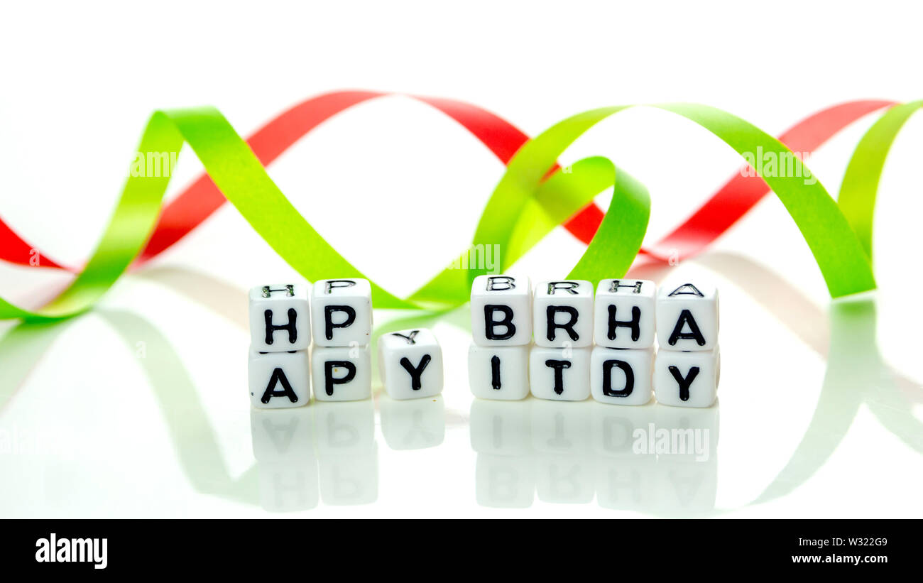Joyeux Anniversaire Carte Non Classique Special Compose De Cubes De Blanc Avec Des Lettres Noires Et Decorations Anniversaire Vert Sur Fond Blanc Photo Stock Alamy Joyeux Anniversaire Carte Non Classique Special Compose De Cubes De Blanc Avec Des Lettres Noires Et Decorations Anniversaire Vert Sur Fond Blanc Photo Stock Alamy