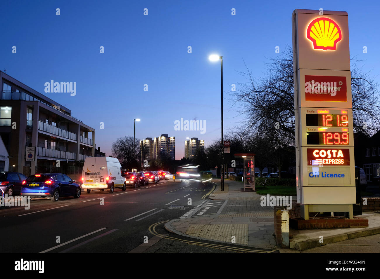 Royaume-uni, Angleterre, Londres, Twickenham station service Shell Banque D'Images