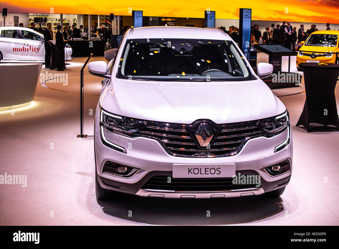 Genève, Suisse, mars 2019 Renault Koleos blanc, Salon de Genève, suv produit par constructeur automobile français Renault Banque D'Images