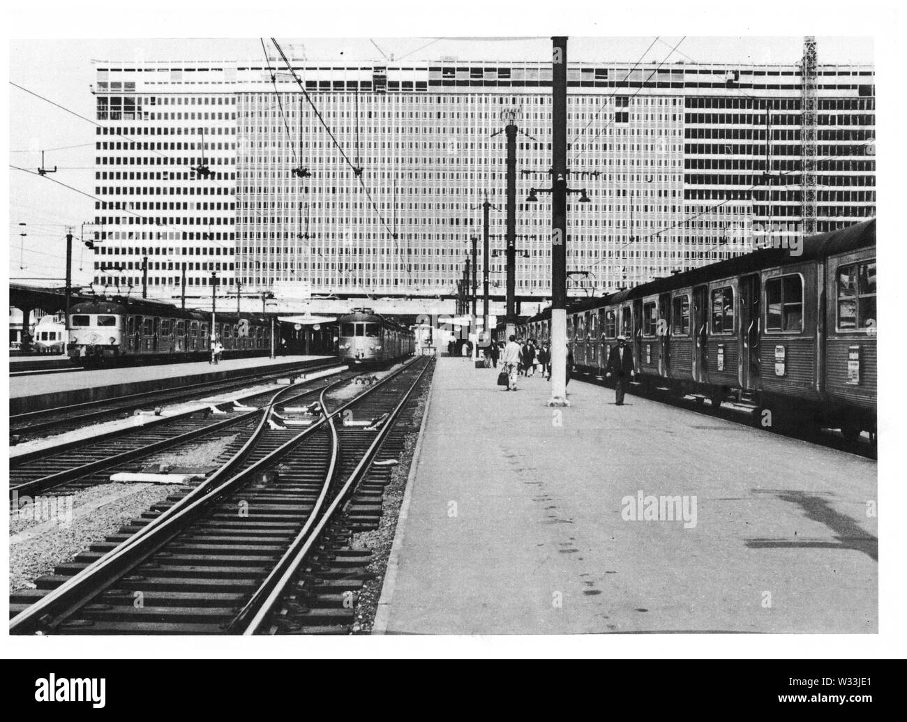 La gare ferroviaire. Photo utilisée par les formateurs lors des cours d'alphabétisation, Lyon, France Banque D'Images