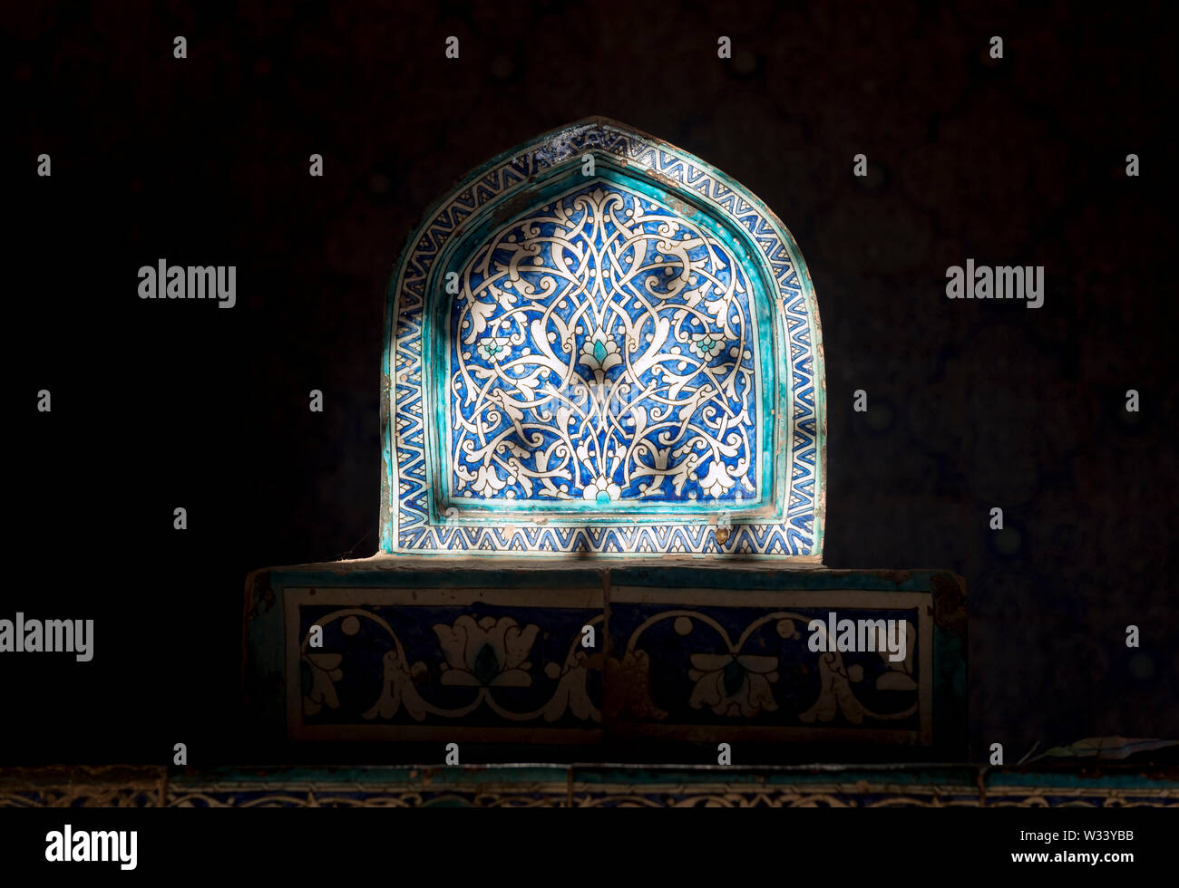 Sol carrelé tombe au mausolée de Pakhlavan Makhmoud (Pahlavon Mahmud), Khiva, Ouzbékistan Banque D'Images