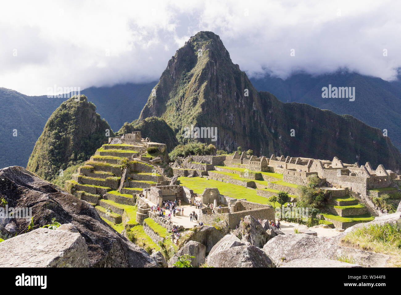 Carrière de roche de Machu Picchu Machu Picchu - Citadelle vu de la carrière de rock avec le Huayna Picchu montagne dans l'arrière-plan, le Pérou, Amérique du Sud. Banque D'Images