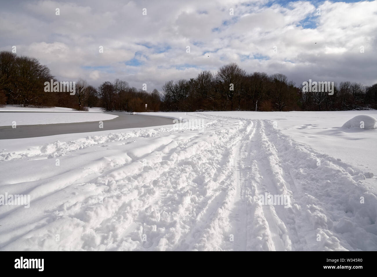 Loipe ski, ski de fond à Munich (München) Ostpark Banque D'Images