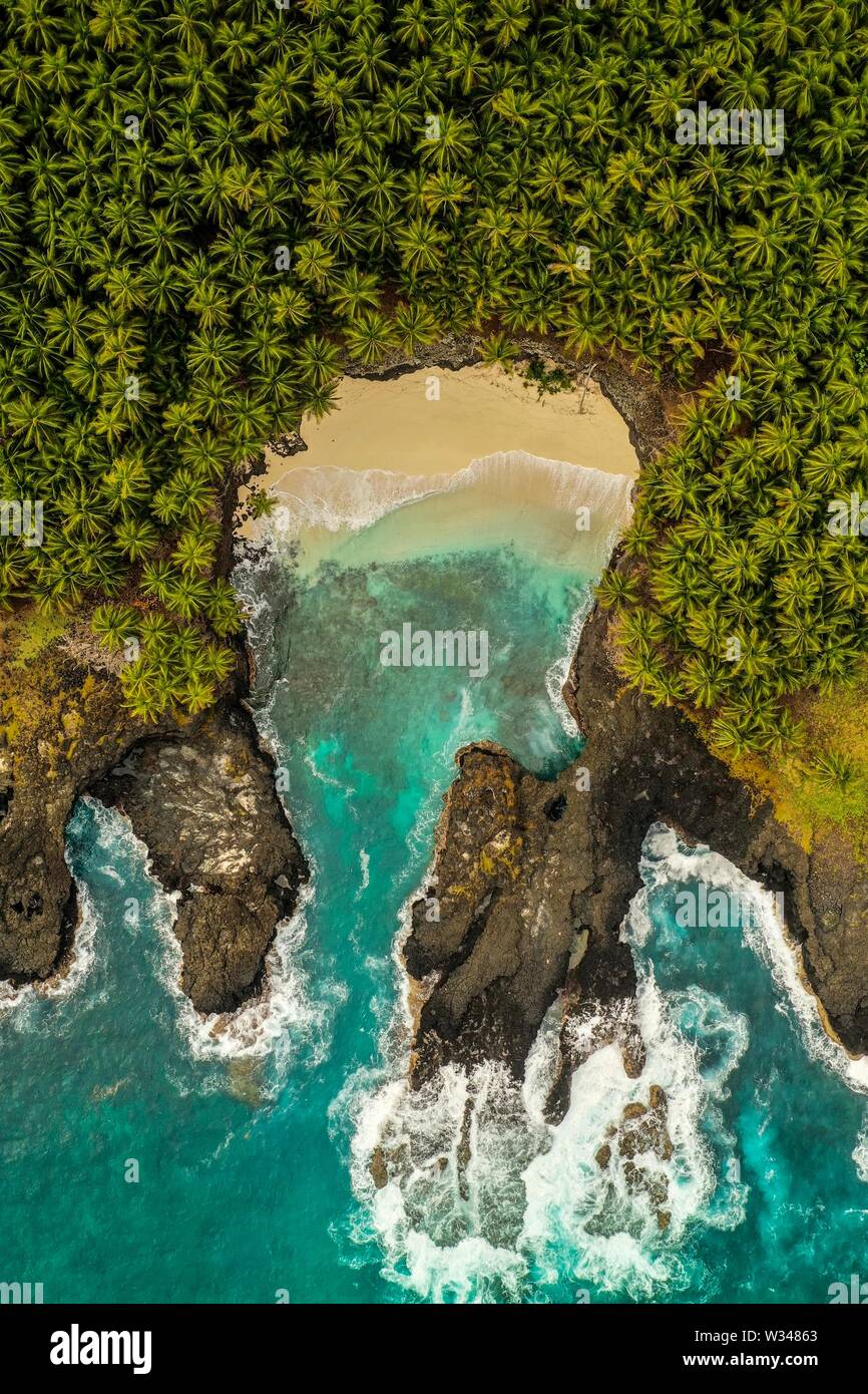 Plage épique dans le désert sur l'île tropicale de São Tomé Banque D'Images