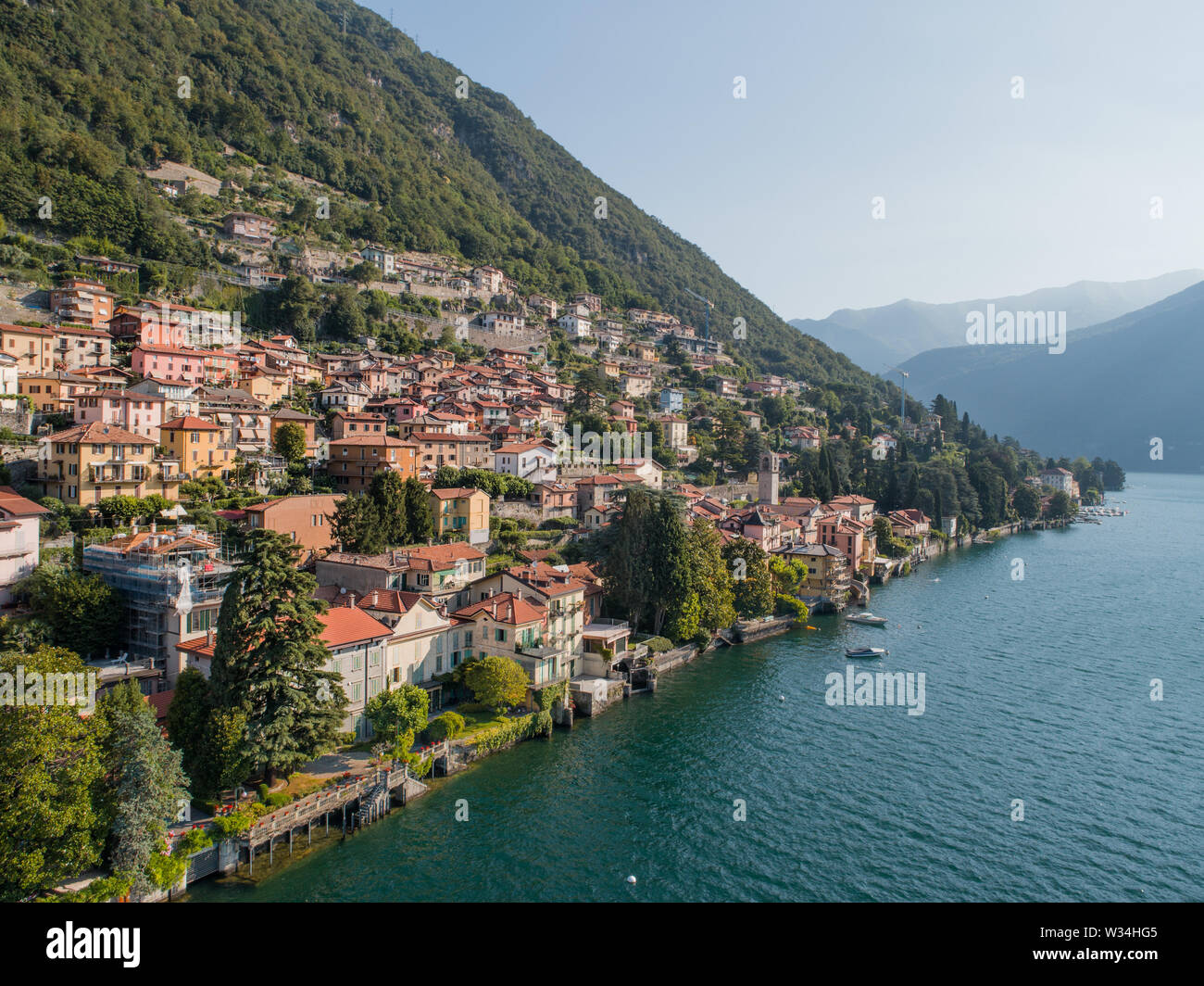 Village sur le lac de Côme en Italie. Petit village de Carate Urio près de Cernobbio Banque D'Images