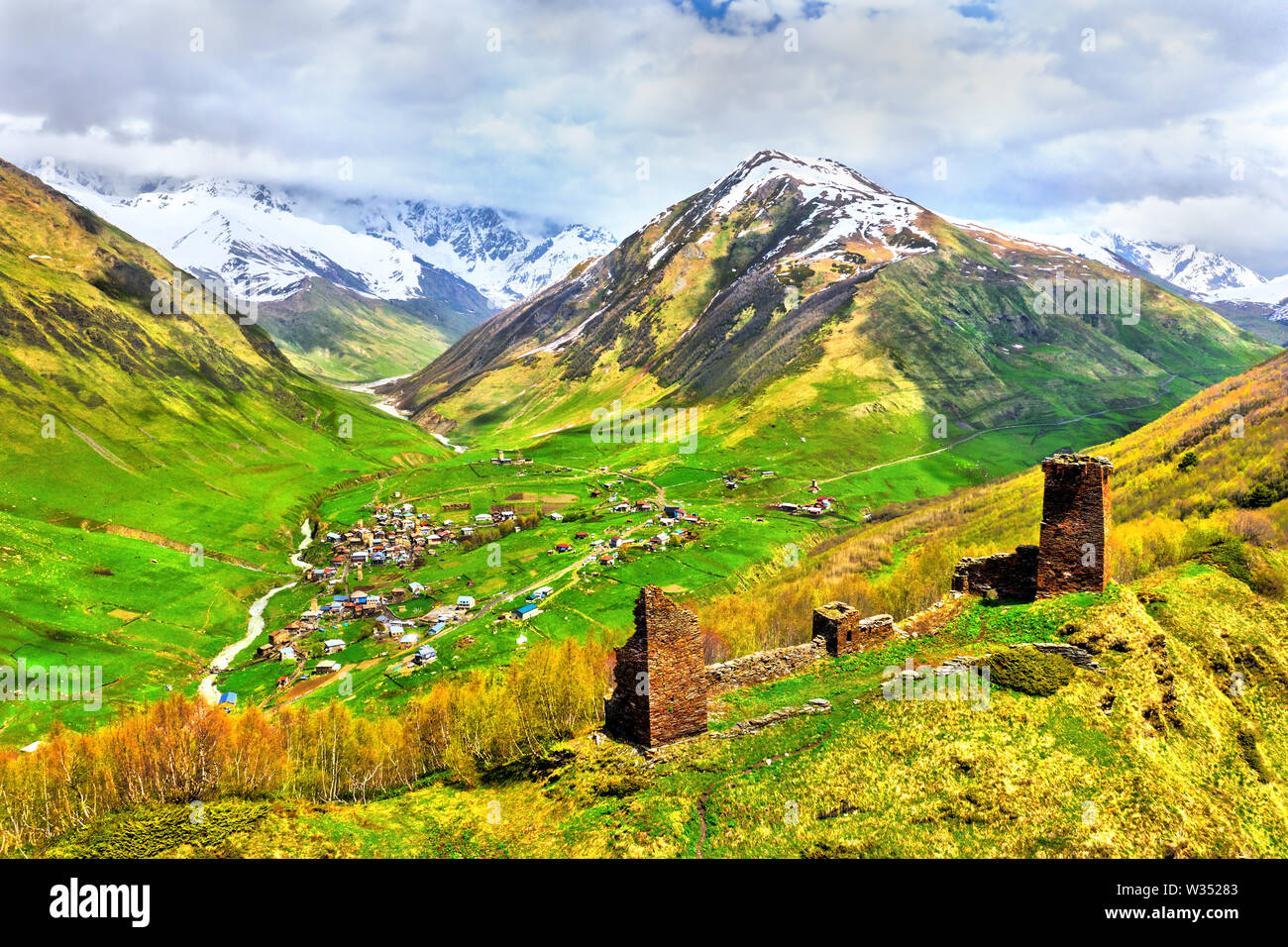 Tamari Queen Château à Ushguli village de Upper Svaneti, Géorgie Banque D'Images