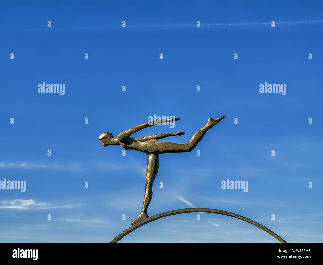 Hertfordshire, Royaume-Uni, sept 2018, sculpture d'un coureur dans le jardin de l'hôtel Grove, Watford, Angleterre Banque D'Images