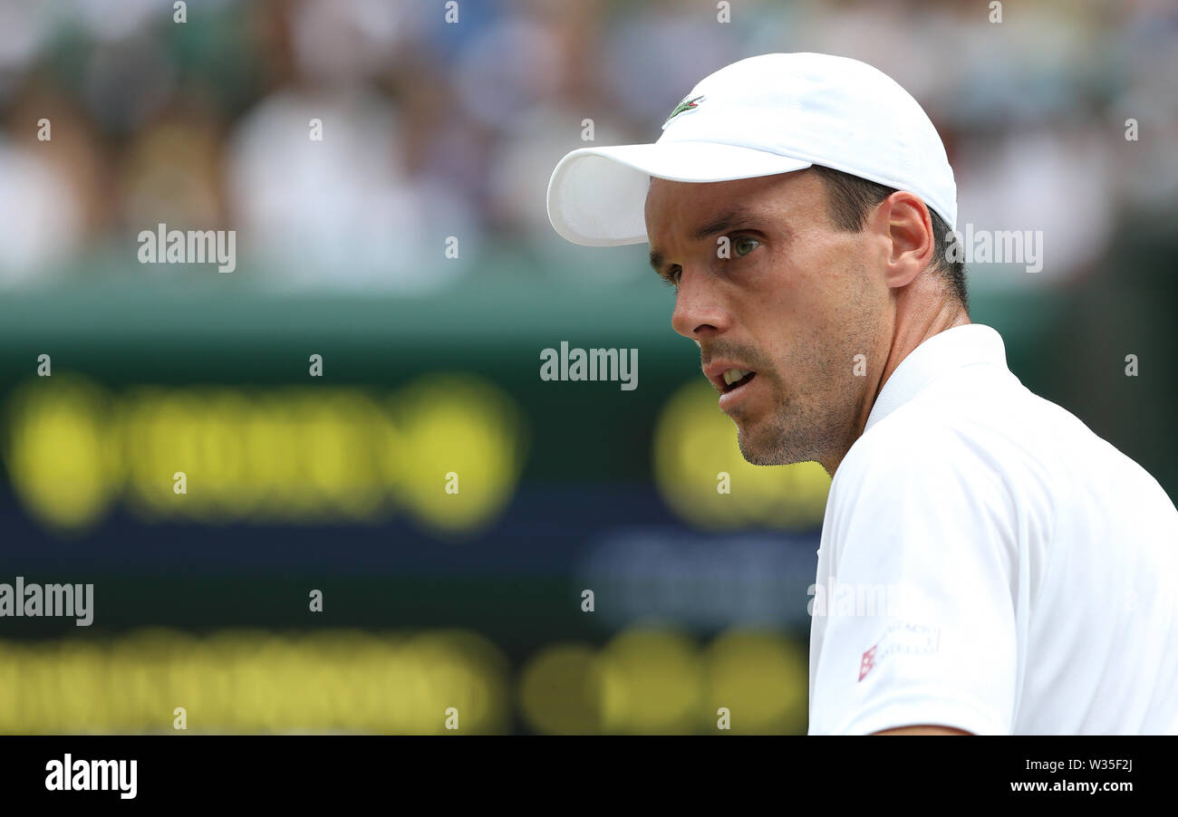 Londres, Royaume-Uni. 12 juillet, 2019. Roberto Bautista Agut (ESP) au cours de son match contre Novak Djokovic (SRB) dans leur match demi-finale du simple messieurs. Crédit : Andrew Patron/ZUMA/Alamy Fil Live News Banque D'Images