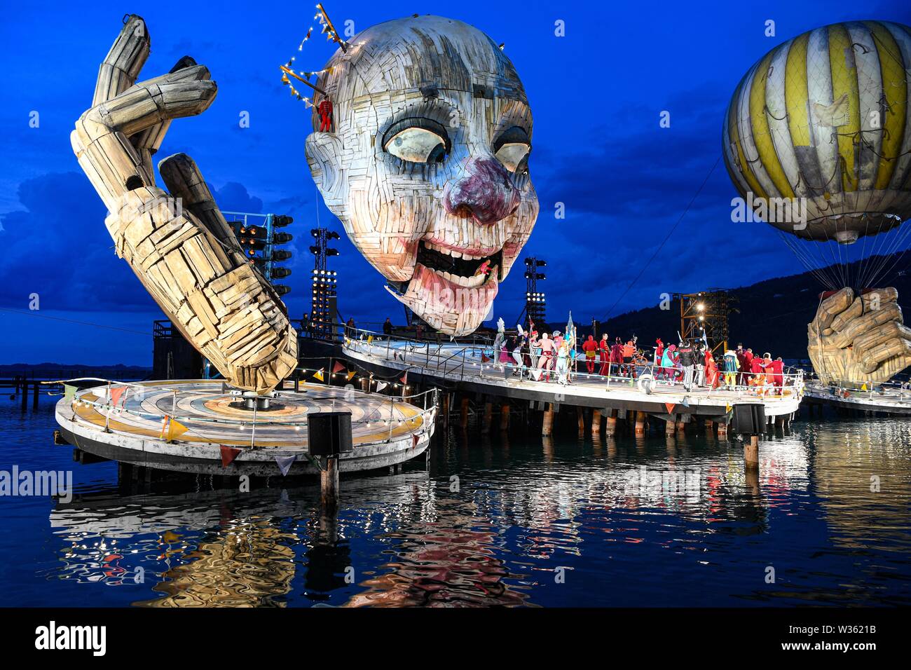 Bregenz, Autriche. 12 juillet, 2019. L'opéra Rigoletto de Giuseppe Verdi est effectuée sur le lac étape du Festival de Bregenz. Crédit : Felix Kästle/dpa/Alamy Live News Banque D'Images