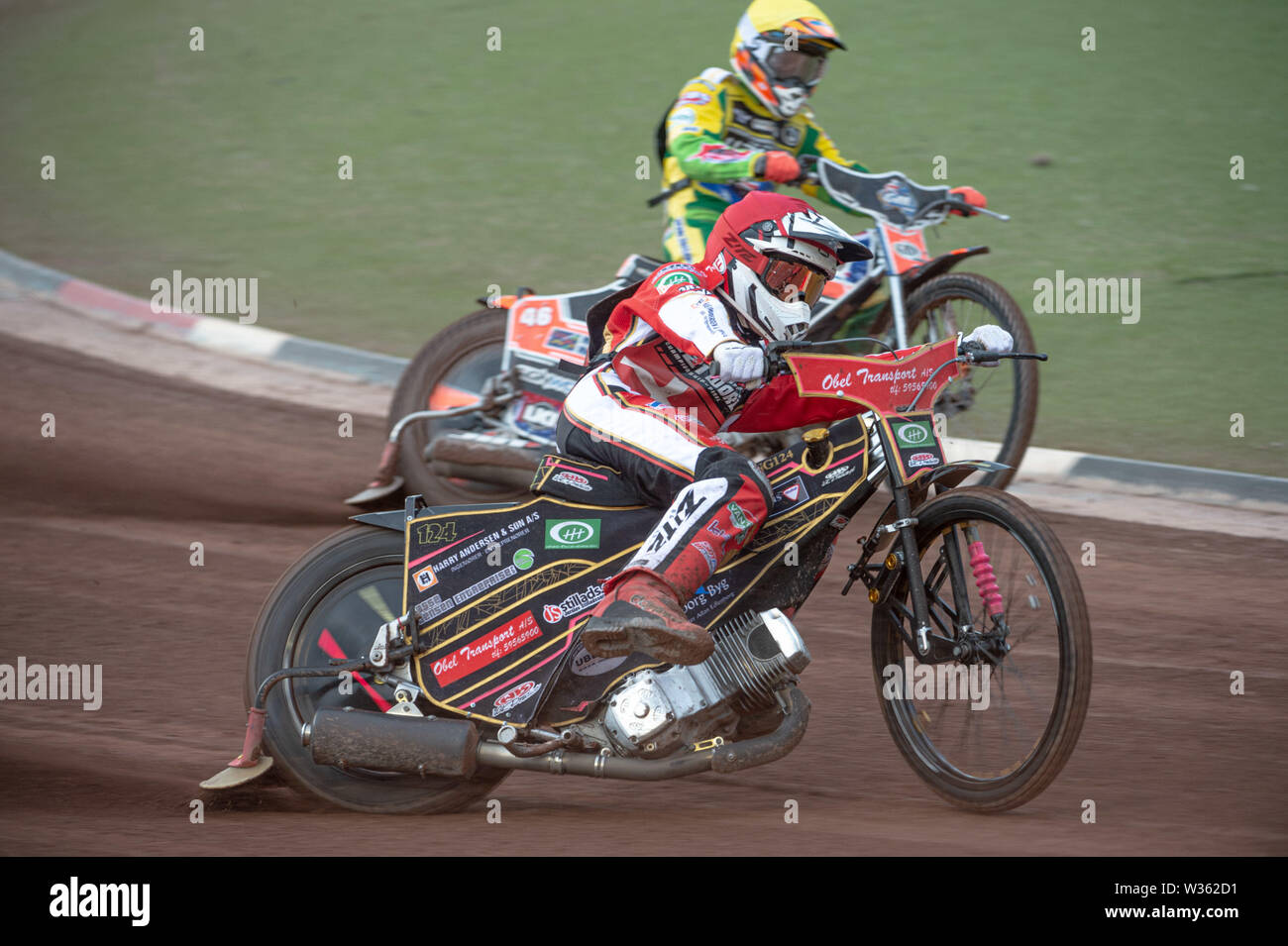 Manchester, UK. 12 juillet, 2019. MANCHESTER, UK 13 juillet Patrick Hansen (rouge) à l'extérieur de Matthew Gilmore (jaune) au cours de l'équipe de FIM Speedway U-21 Championnat du Monde de Speedway National Stadium, Manchester Le samedi 13 juillet 2019 (Crédit : Ian Charles | MI News) Credit : MI News & Sport /Alamy Live News Banque D'Images