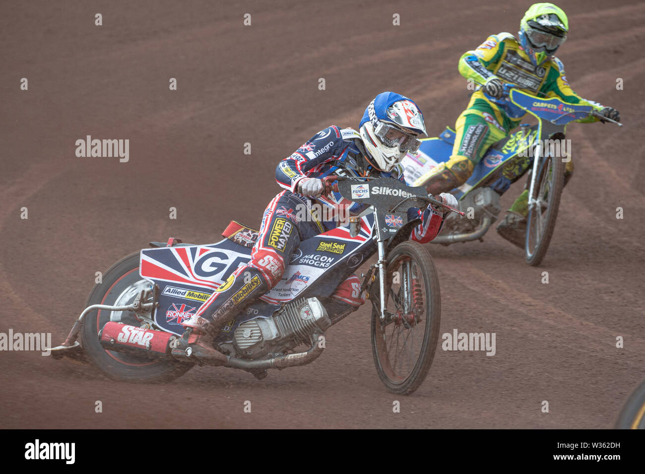 Manchester, UK. 12 juillet, 2019. MANCHESTER, UK 13 Juillet a attiré Kemp (bleu) à l'extérieur de Kye Thomson (jaune) au cours de l'équipe de FIM Speedway U-21 Championnat du Monde de Speedway National Stadium, Manchester Le samedi 13 juillet 2019 (Crédit : Ian Charles | MI News) Credit : MI News & Sport /Alamy Live News Banque D'Images