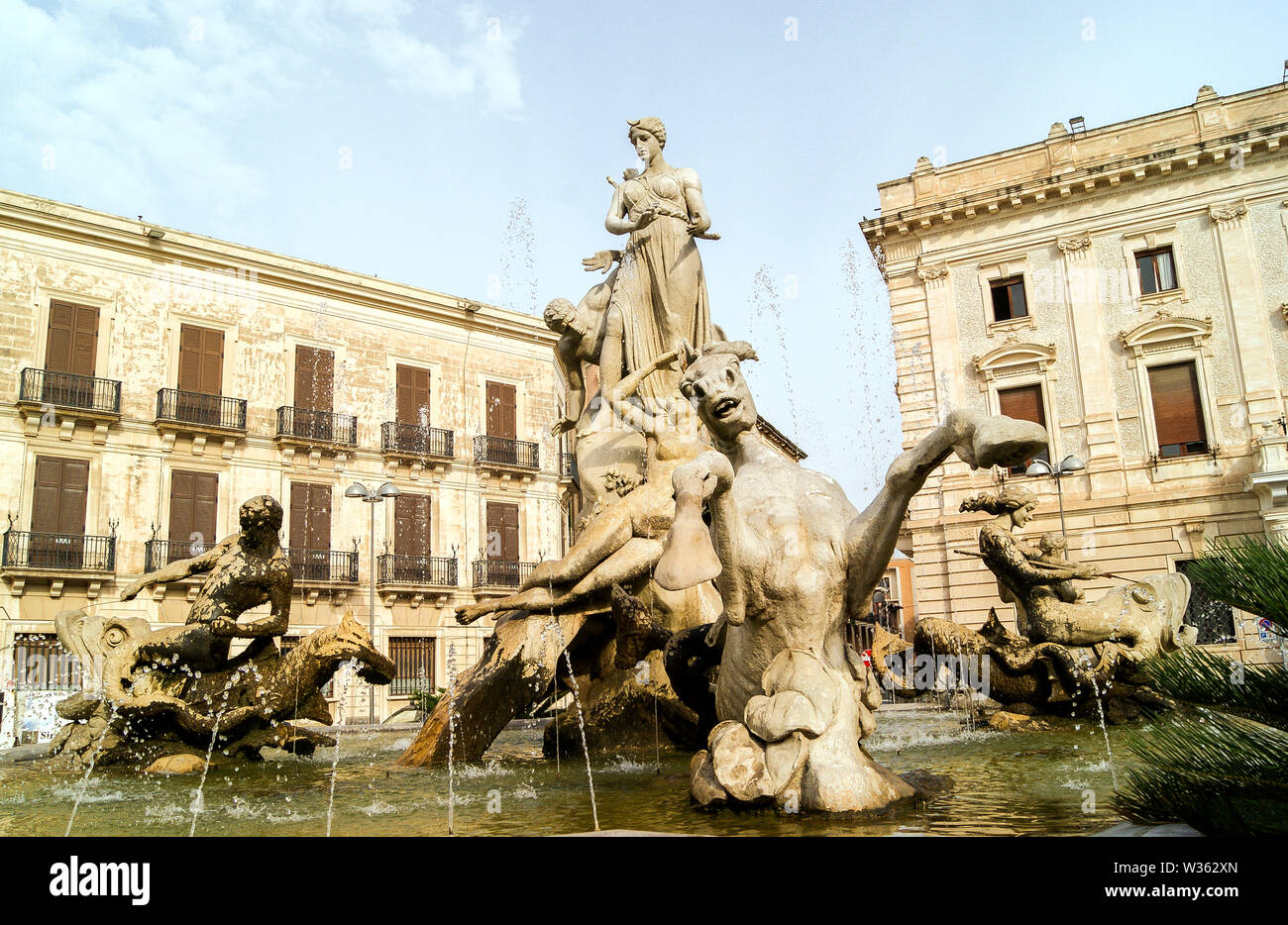 Le Diana Fontaine sur la place d'Archimède à Syracuse, en Sicile - Italie. Banque D'Images