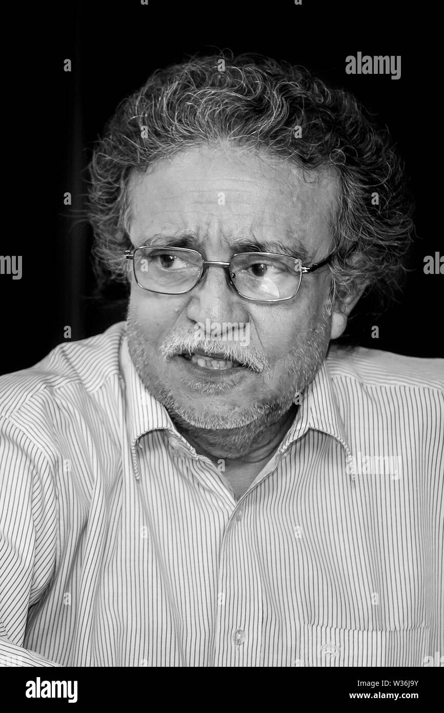 Bangladesh - le 18 octobre 2016 : Delwar Jahan Jhantu, l'un des plus populer Directeur et producteur de films dans l'industrie du film a Bengali Dhaka, BFDC. Banque D'Images