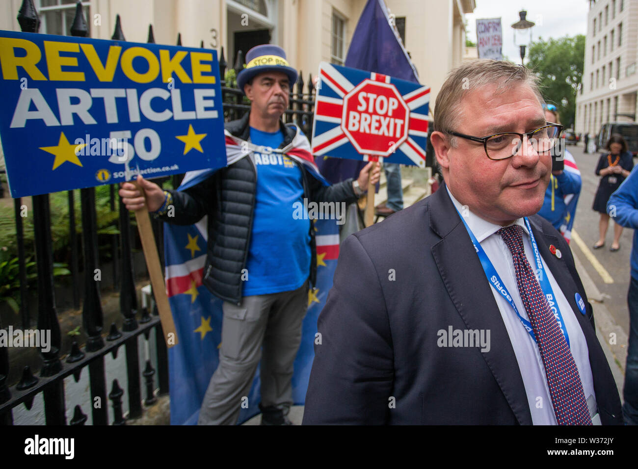 Les départs à la suite de Boris Johnson's management lancent une campagne pour devenir le chef du parti conservateur. Avec : Steve Bray, Mark Francois Où : London, Royaume-Uni Quand : 12 Jun 2019 Credit : Wheatley/WENN Banque D'Images