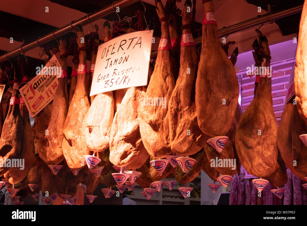 Oferrta jamon le jambon de joints exposés à la vente Salamanque Espagne Banque D'Images