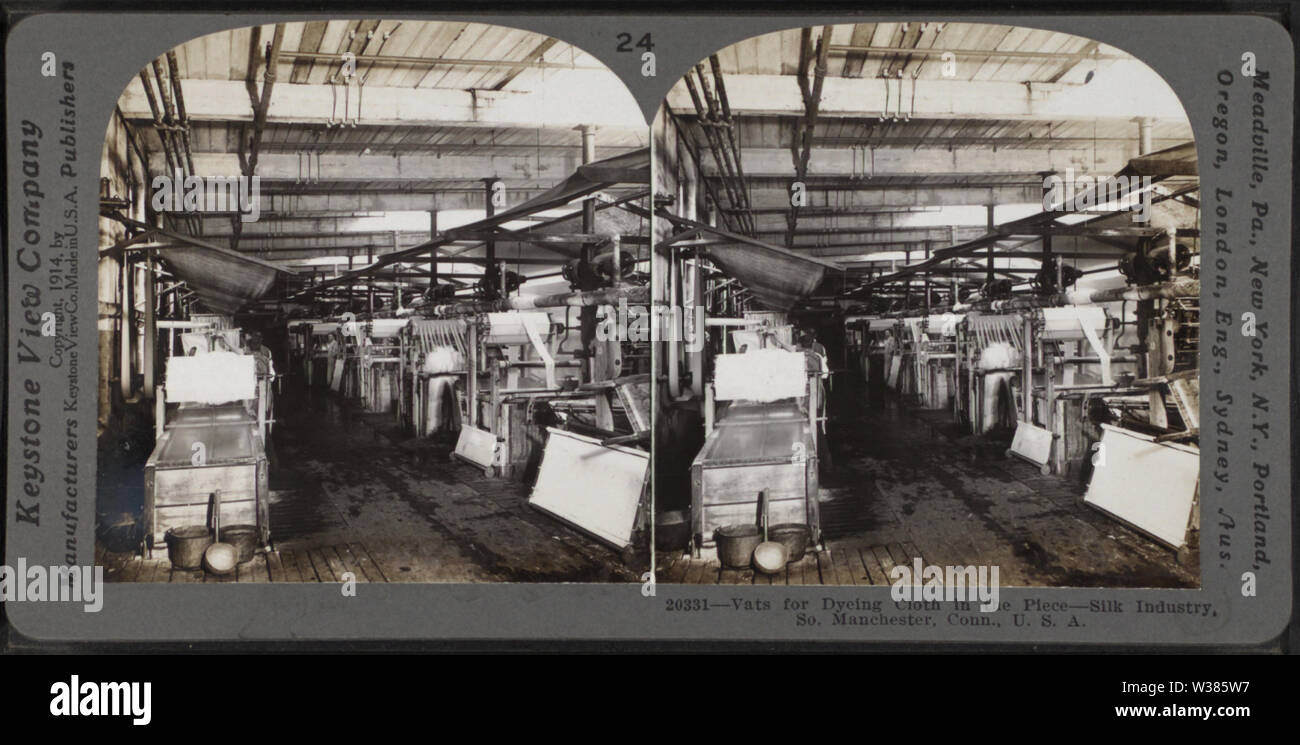 Cuves pour la teinture de tissu dans l'œuvre de l'industrie de la soie, le sud de Manchester, Conn, USA, par Keystone View Company Banque D'Images