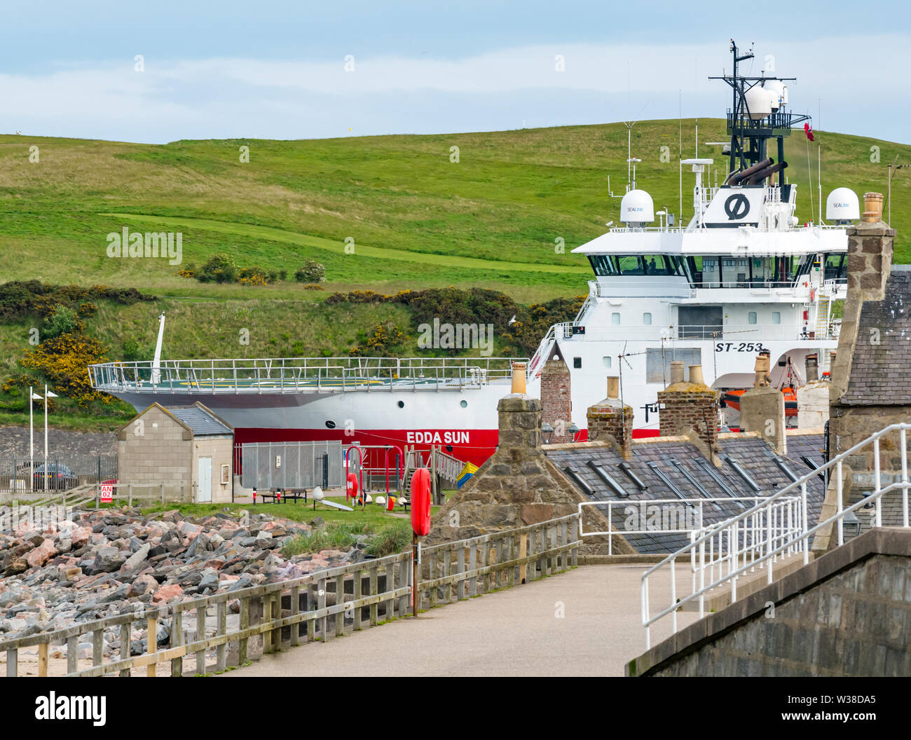 Ostensjo Rederi Norwegain Edda navire quittant le port de Soleil Aberdeen, Écosse, Royaume-Uni Banque D'Images