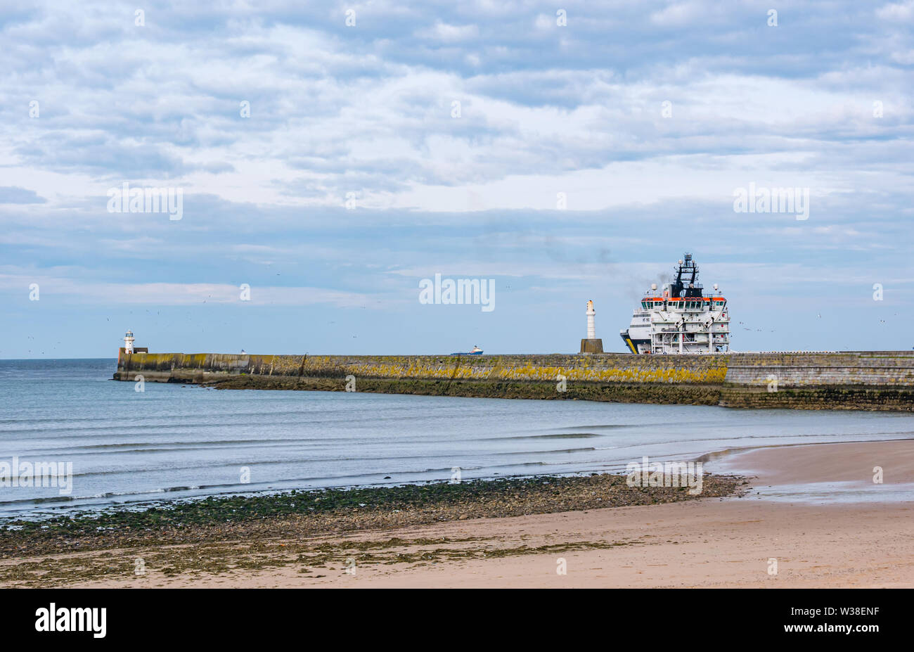 Ostensjo Rederi Norwegain Edda navire quittant le port de Soleil Aberdeen, Écosse, Royaume-Uni Banque D'Images