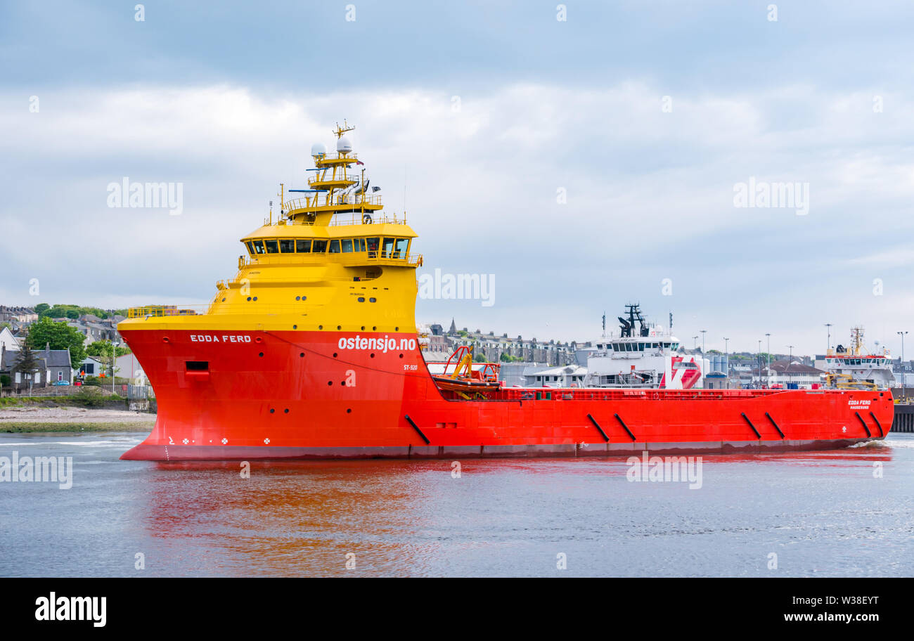 Ostensjo Rederi navire flotte, Edda Ferd, navire d'approvisionnement en mer, laissant le port d'Aberdeen, Écosse, Royaume-Uni Banque D'Images