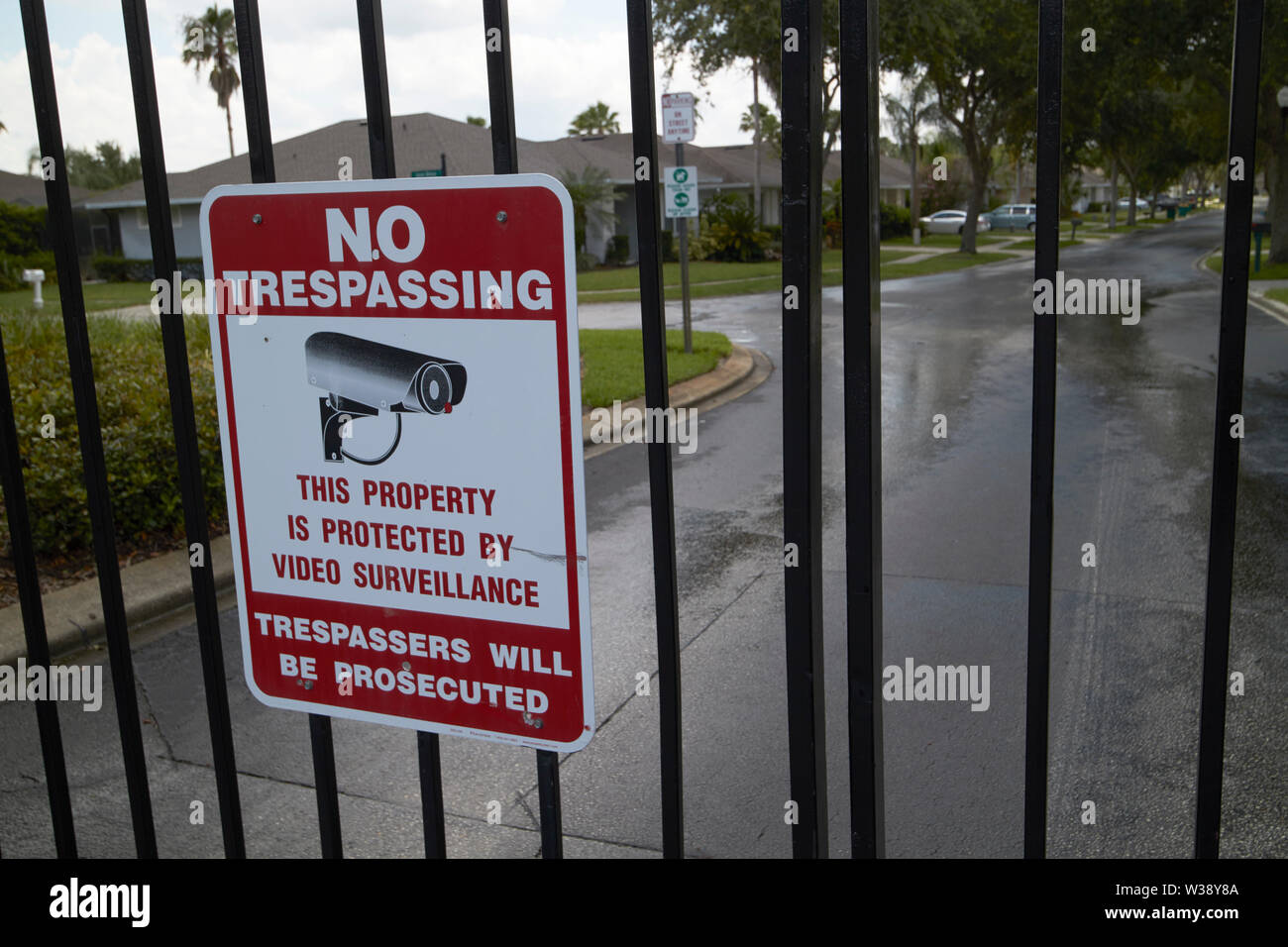 Aucune intrusion signe sur les portes d'un immeuble d'une résidence en Floride USA États-Unis d'Amérique Banque D'Images
