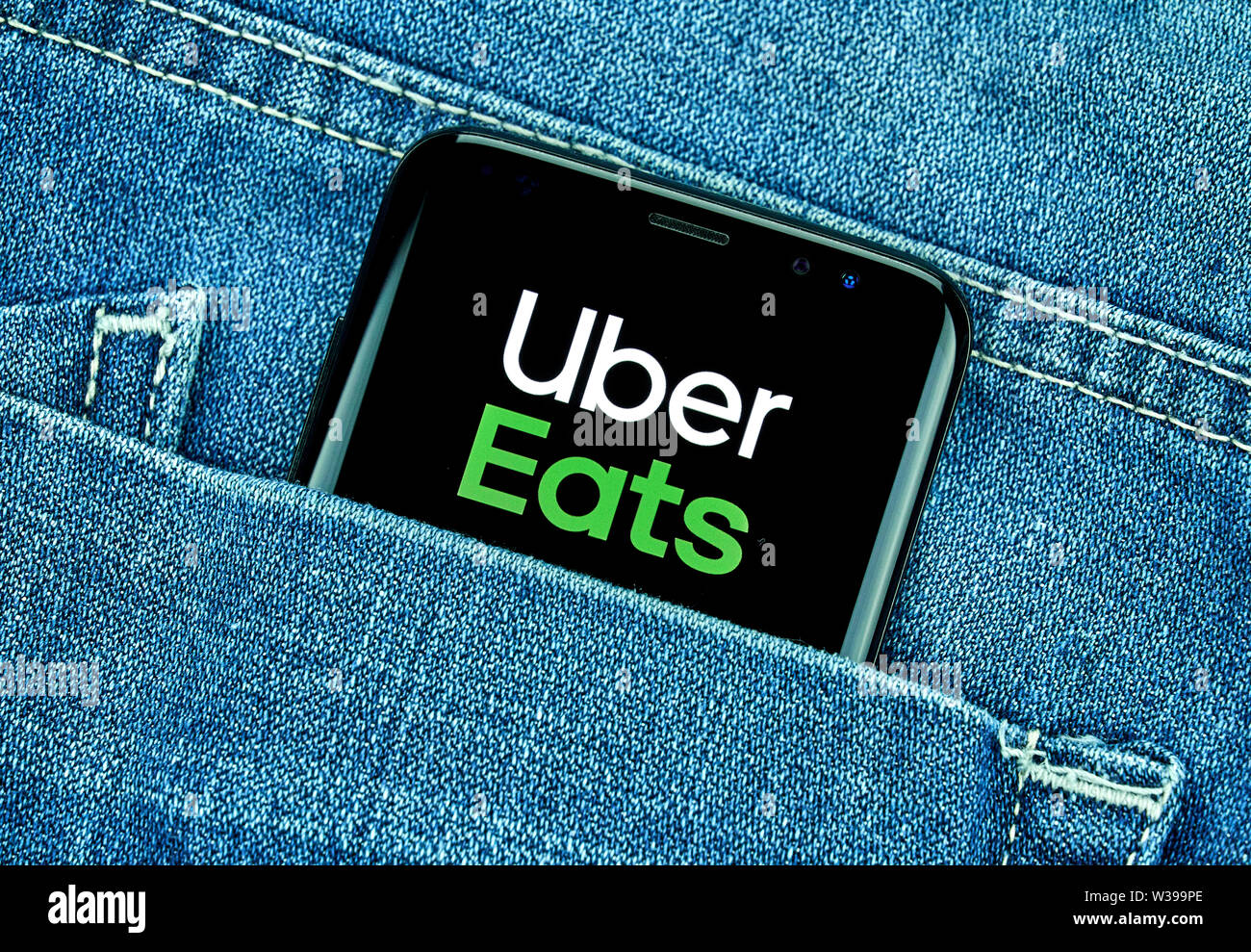 Montréal, Canada - le 23 décembre 2018 : Ubear mange app android sur Samsung S8 écran. Uber mange des aliments en ligne américain est une plate-forme de livraison et de commande Banque D'Images