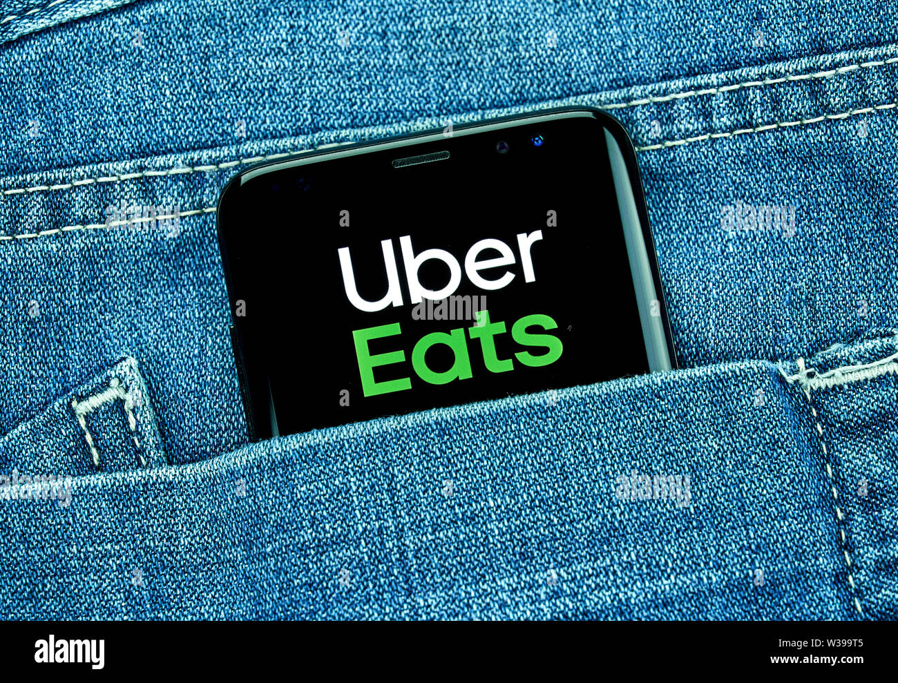 Montréal, Canada - le 23 décembre 2018 : Ubear mange app android sur Samsung S8 écran. Uber mange des aliments en ligne américain est une plate-forme de livraison et de commande Banque D'Images