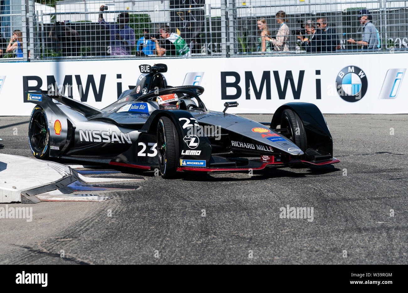 New York, NY - 13 juillet 2019 : Sébastien Buemi (23) de l'équipe gagnant Nissan voiture de course électrique disques durs au cours de New York City E-Prix 2019 formule E 12 ronde à Red Hook Banque D'Images