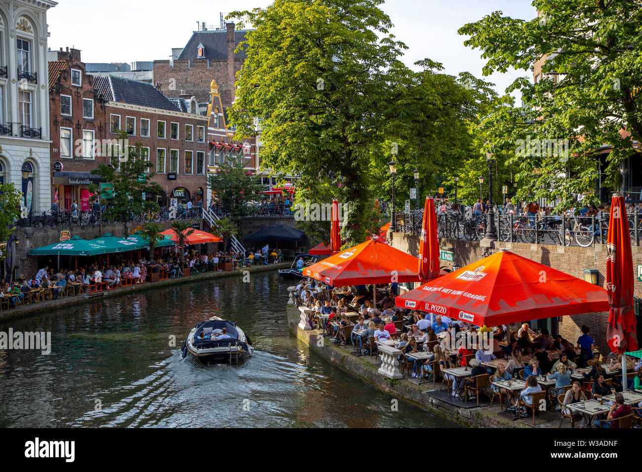 Utrecht, Pays-Bas, Vieille Ville, Oudegracht, canal, restaurants, pubs, cafés, boutiques le long du canal, Banque D'Images