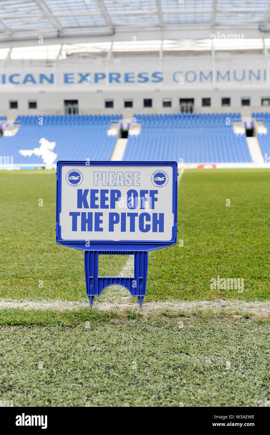 L'American Express Community Stadium, domicile de Brighton et Hove Albion Football Club, East Sussex, UK. Banque D'Images L'American Express Community Stadium, domicile de Brighton et Hove Albion Football Club, East Sussex, UK. Banque D'Images
