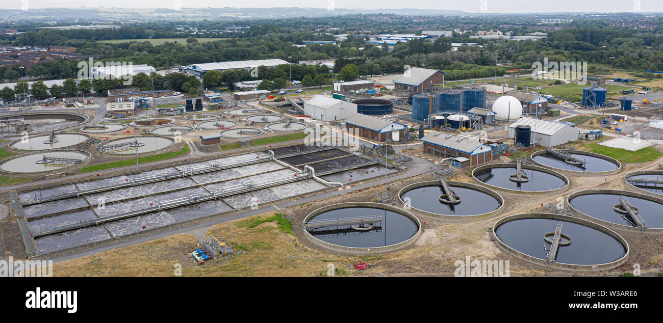 SWINDON UK - Juillet 14, 2019 : Vue aérienne de l'usine de traitement des eaux usées à Swindon prises par CAA opérateur agréé. Banque D'Images