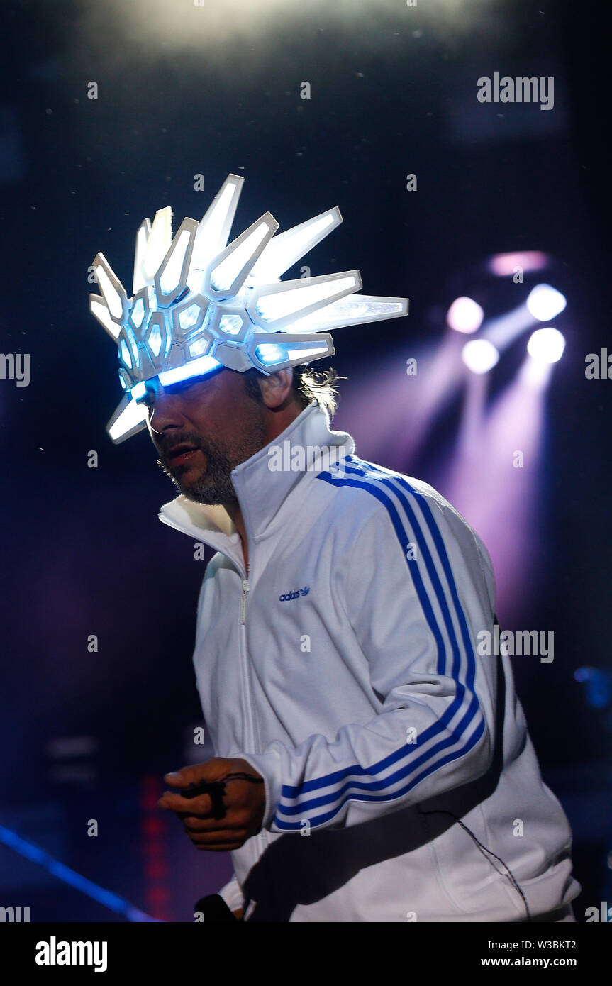 Groupe britannique Jamiroquai effectue live pendant le festival live Mallorca à Magaluf, Calvia dans l'île espagnole de Majorque Banque D'Images