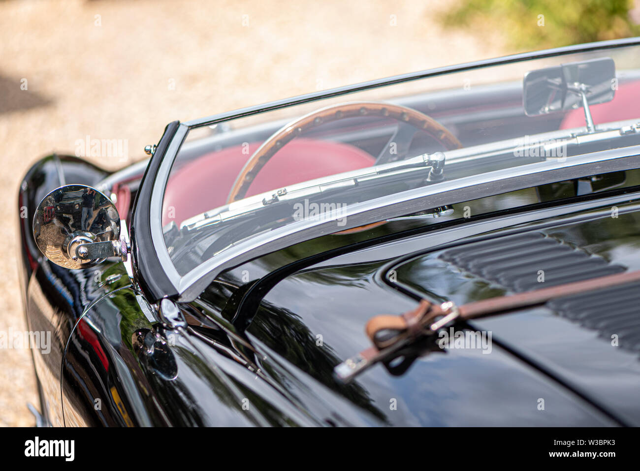 Austin Healey 1955 noir 100m à Autofest, Winchester Auto Barn, Sutton Scotney, Hampshire, Royaume-Uni Banque D'Images