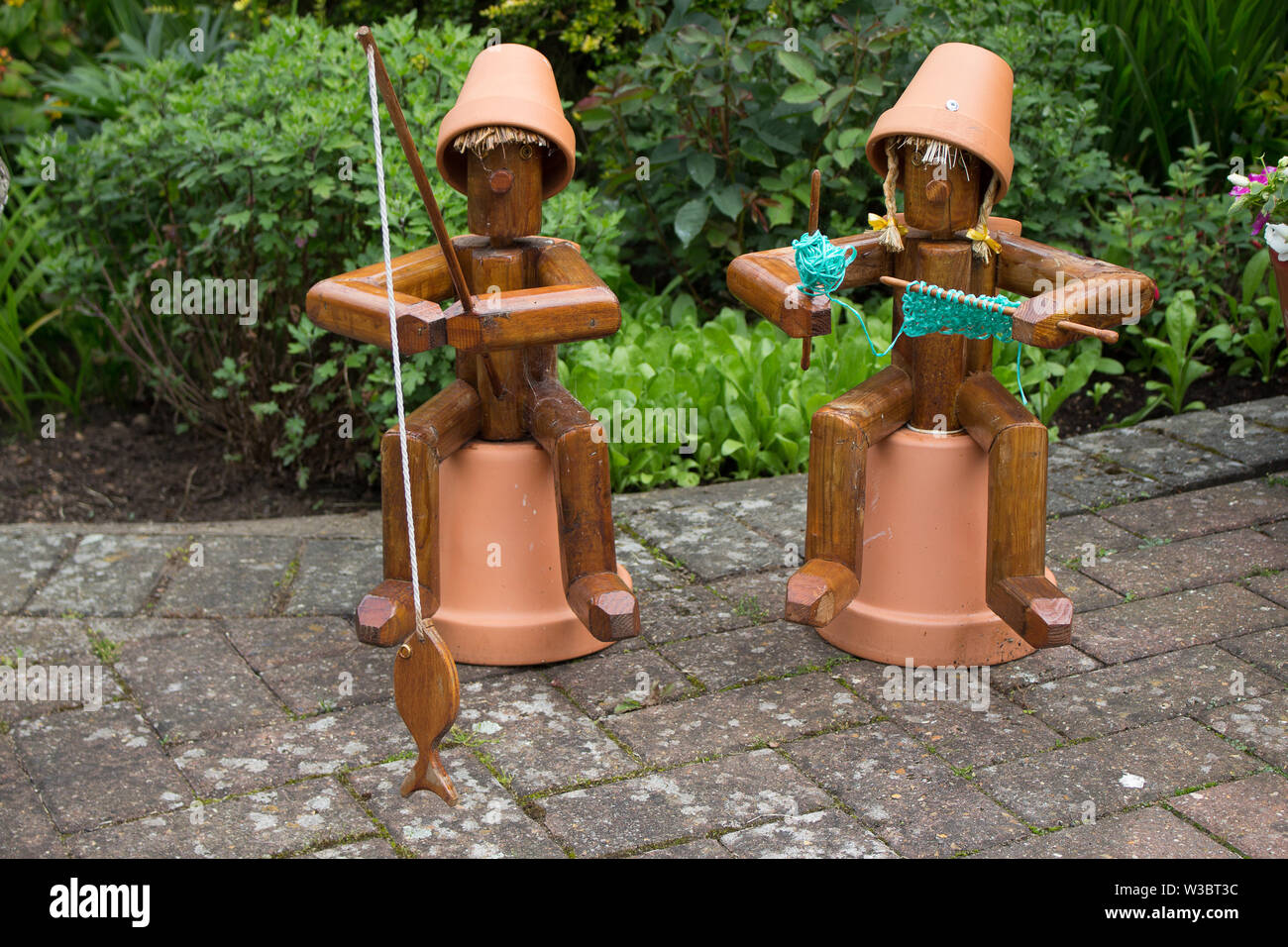 Ornements de jardin en terre cuite Banque de photographies et d’images