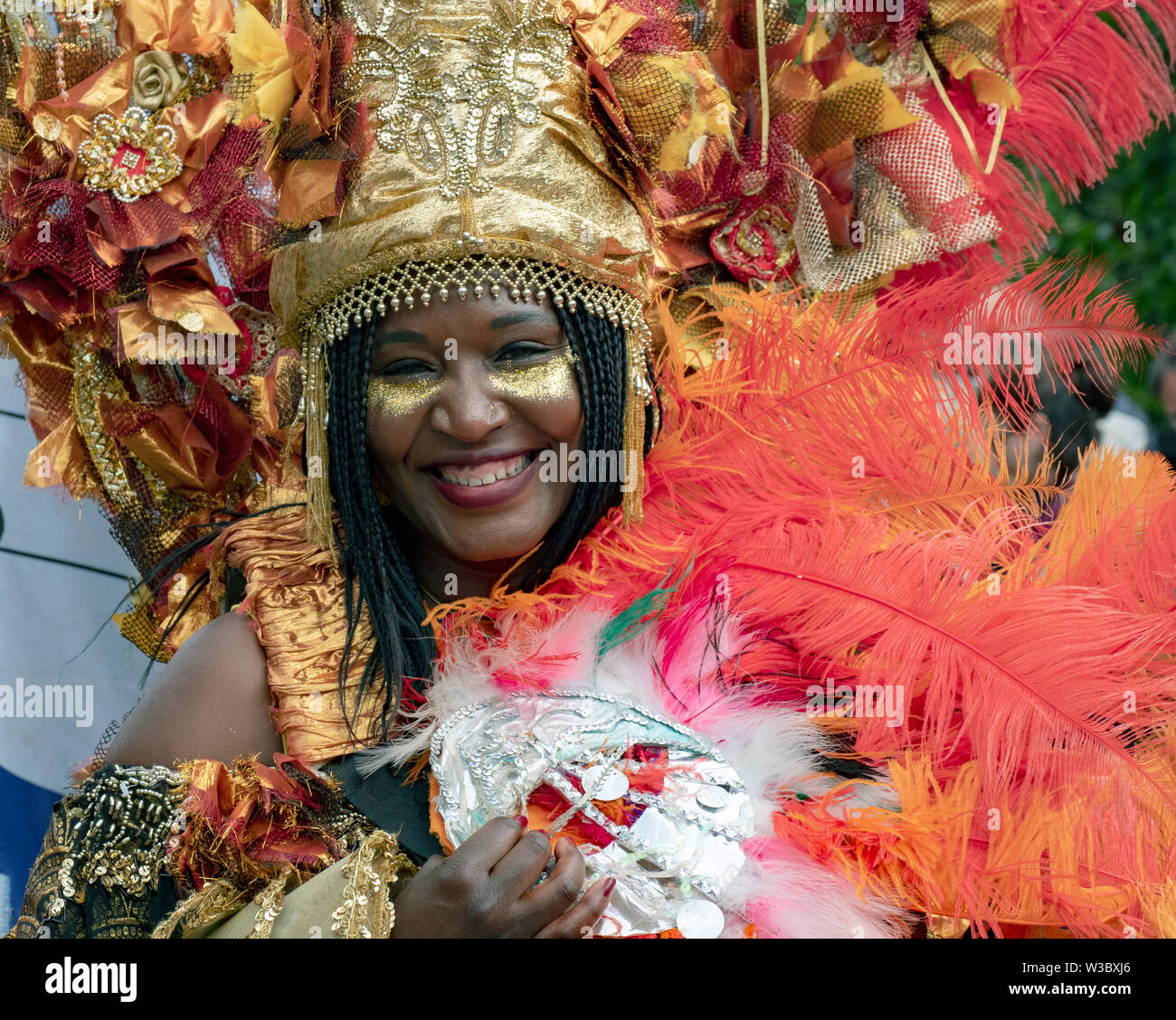 14 Juillet 2019 Edinburgh - Edinburgh Festival Défilé - 700 Interprètes : Musique, danse, cirque acrobates, des marionnettes du monde entier. Banque D'Images