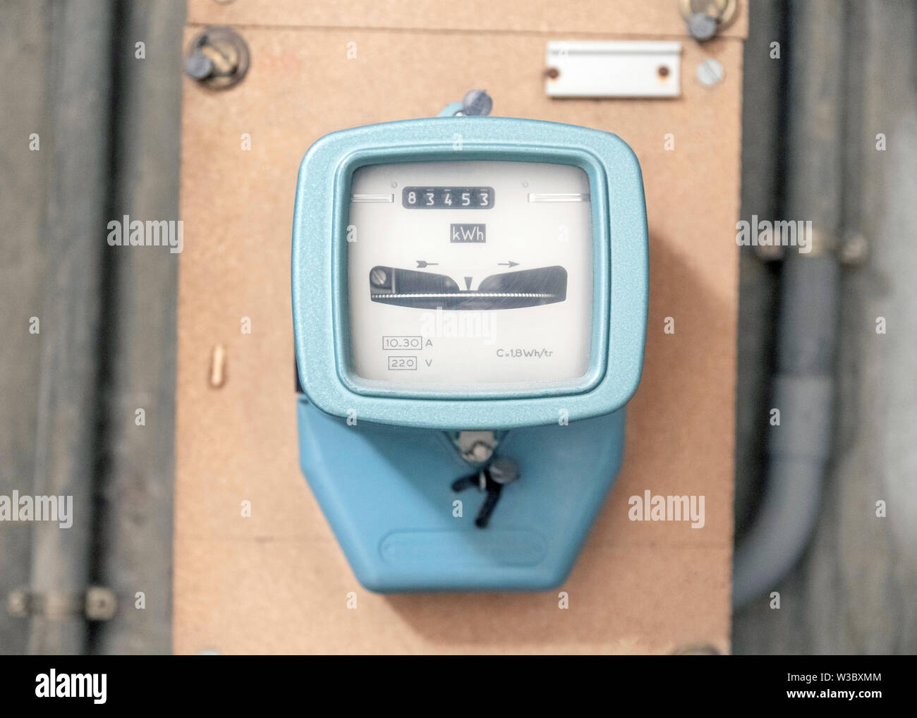 Vieux compteur électrique Banque de photographies et d’images à haute — free download