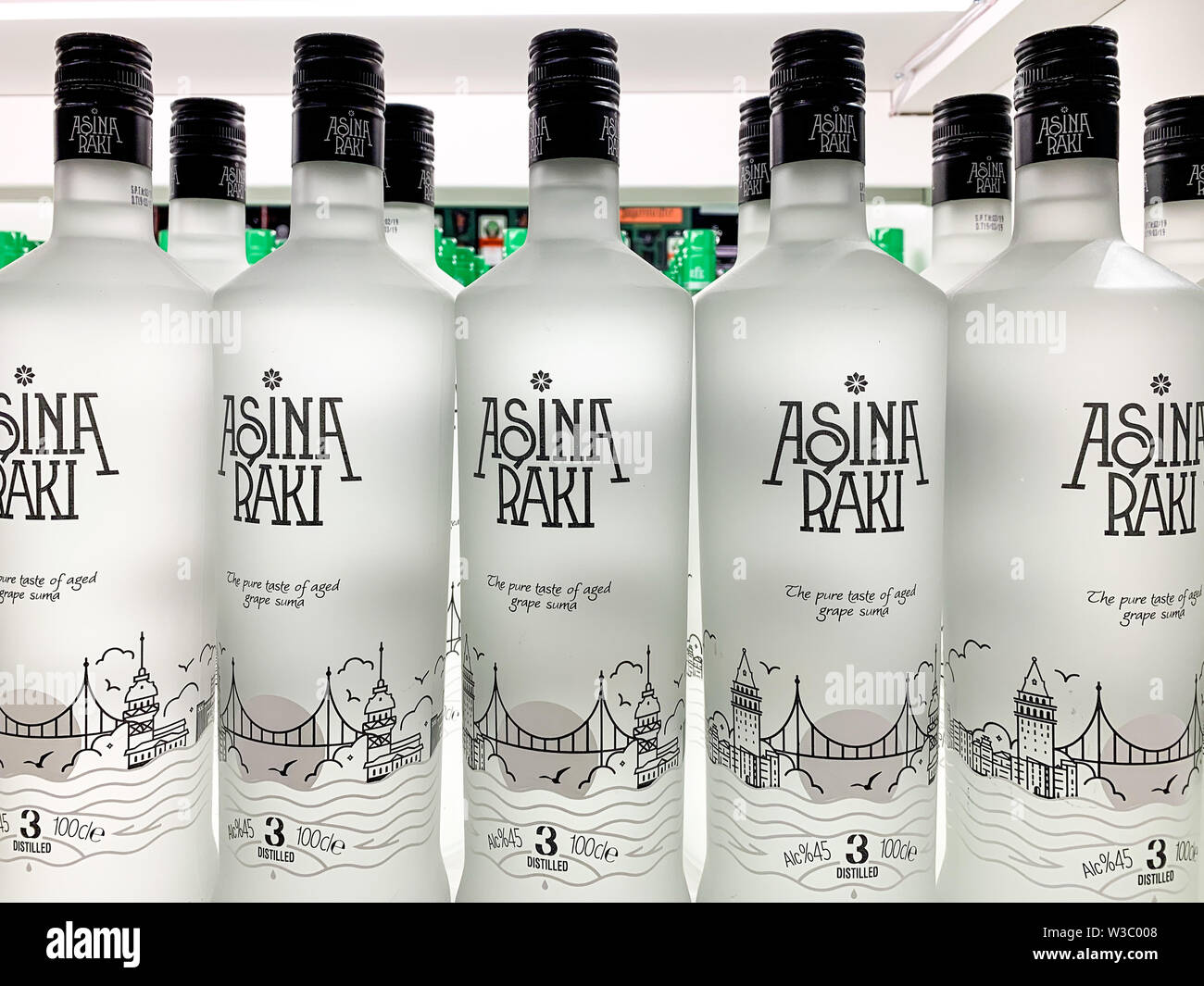 Yeni Raki Banque D Image Et Photos Alamy