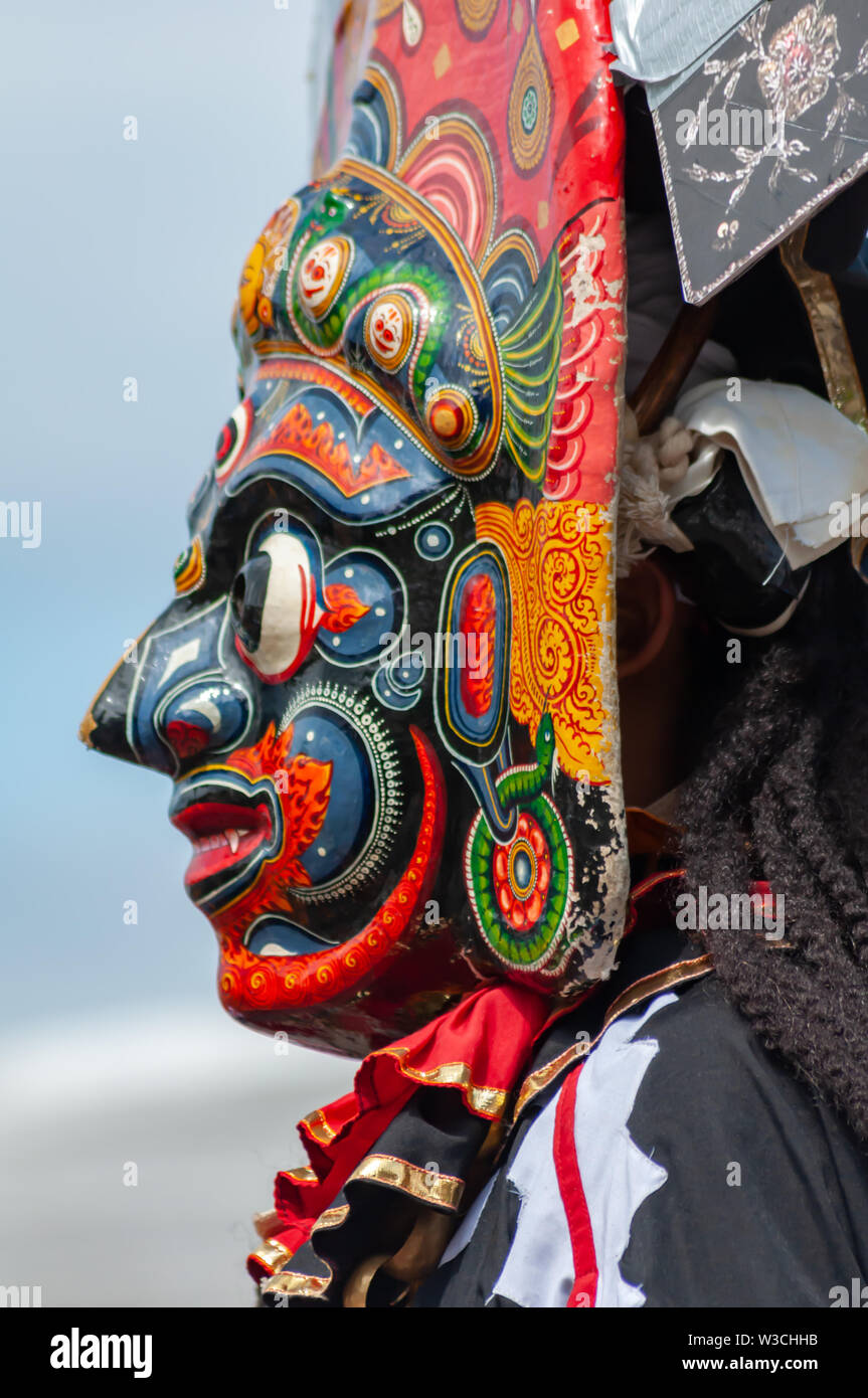 Edinburgh, Ecosse, Royaume-Uni. 14 juillet, 2019. Un artiste au Festival d'Édimbourg, dont les musiciens, danseurs, acrobates, des numéros de cirque, de marionnettes, théâtre de rue et dragons chinois en provenance de nombreux pays à travers le monde. Le défilé s'est rendu en bas de la Butte et le long de l'extrémité ouest de Princes Street avec des spectacles au kiosque de Ross dans les jardins de Princes Street. Credit : Skully/Alamy Live News Banque D'Images