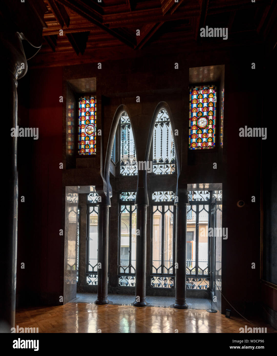 L'intérieur du Palais Güell un manoir moderniste qui est un exemple des débuts de l'histoire de l'architecture de Gaudí. Banque D'Images
