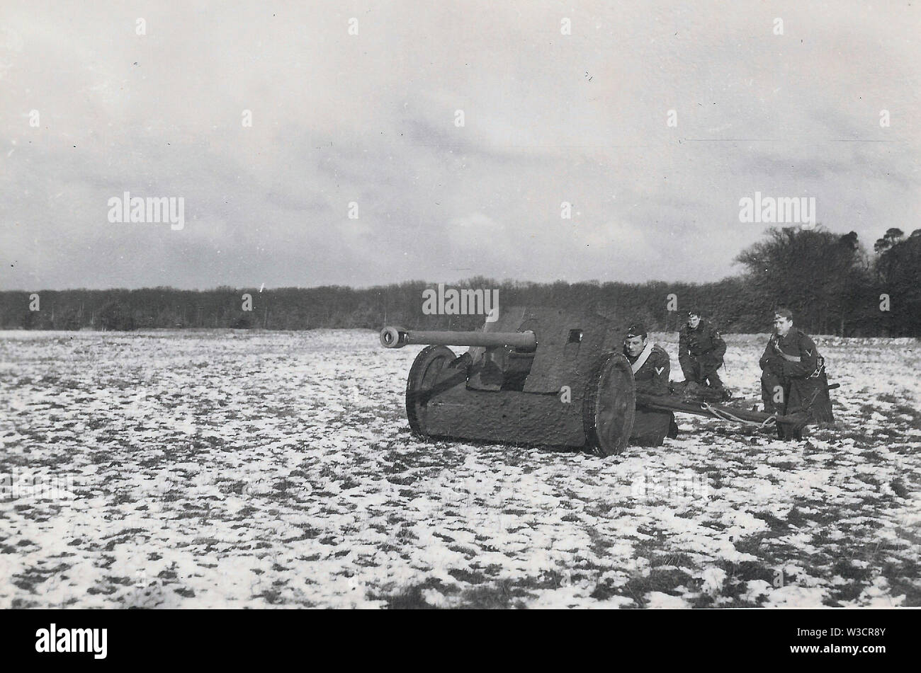 Soldats allemands avec un Pak 38 5cm canon antichar pak Banque D'Images