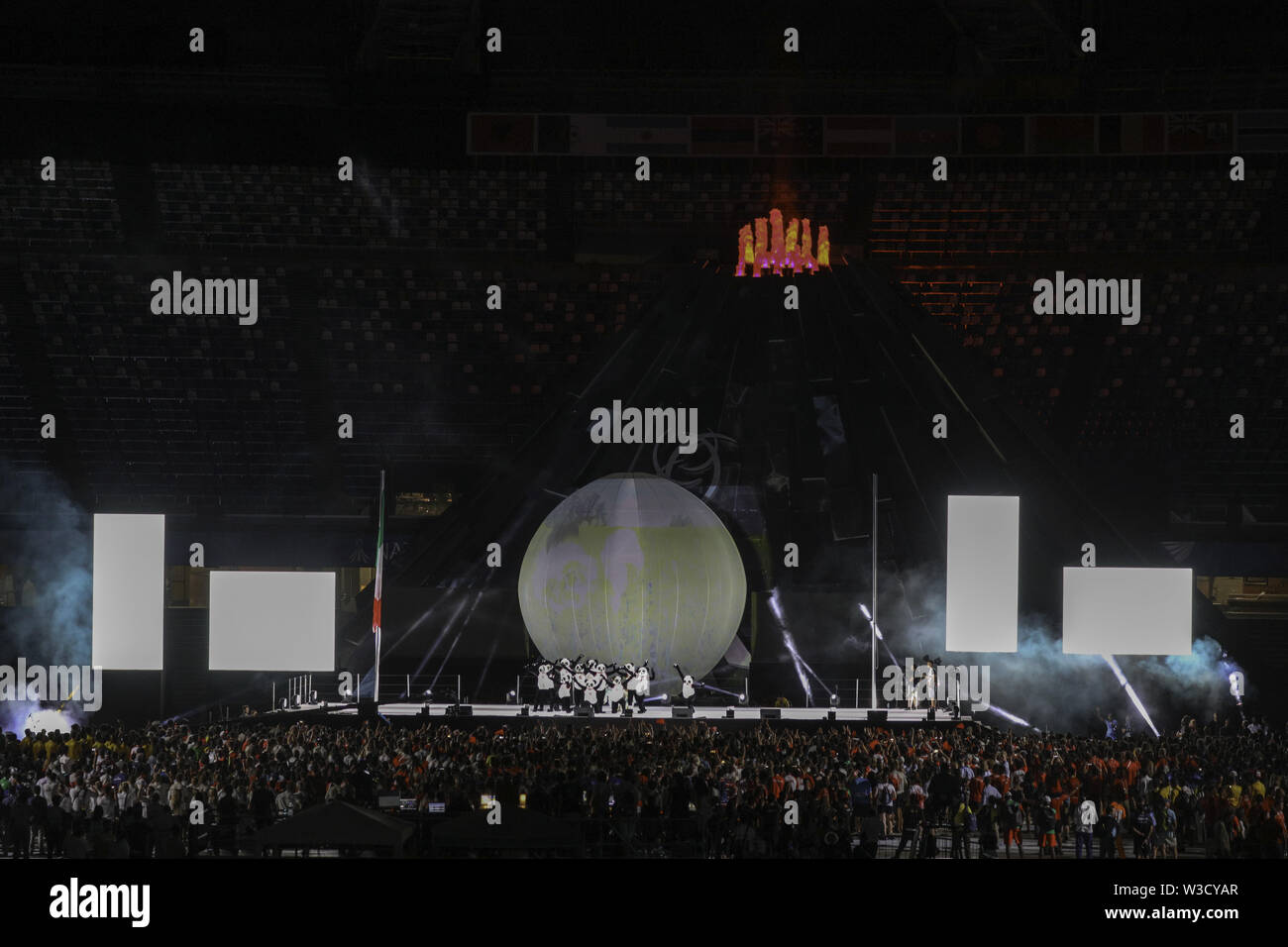 Naples, Campanie. 14 juillet, 2019. L'Italie, le 14 juillet 2019 au stade San Paolo à Naples a la cérémonie de clôture des jeux ouvert aux étudiants des universités. Crédit : Fabio Sasso/ZUMA/Alamy Fil Live News Banque D'Images