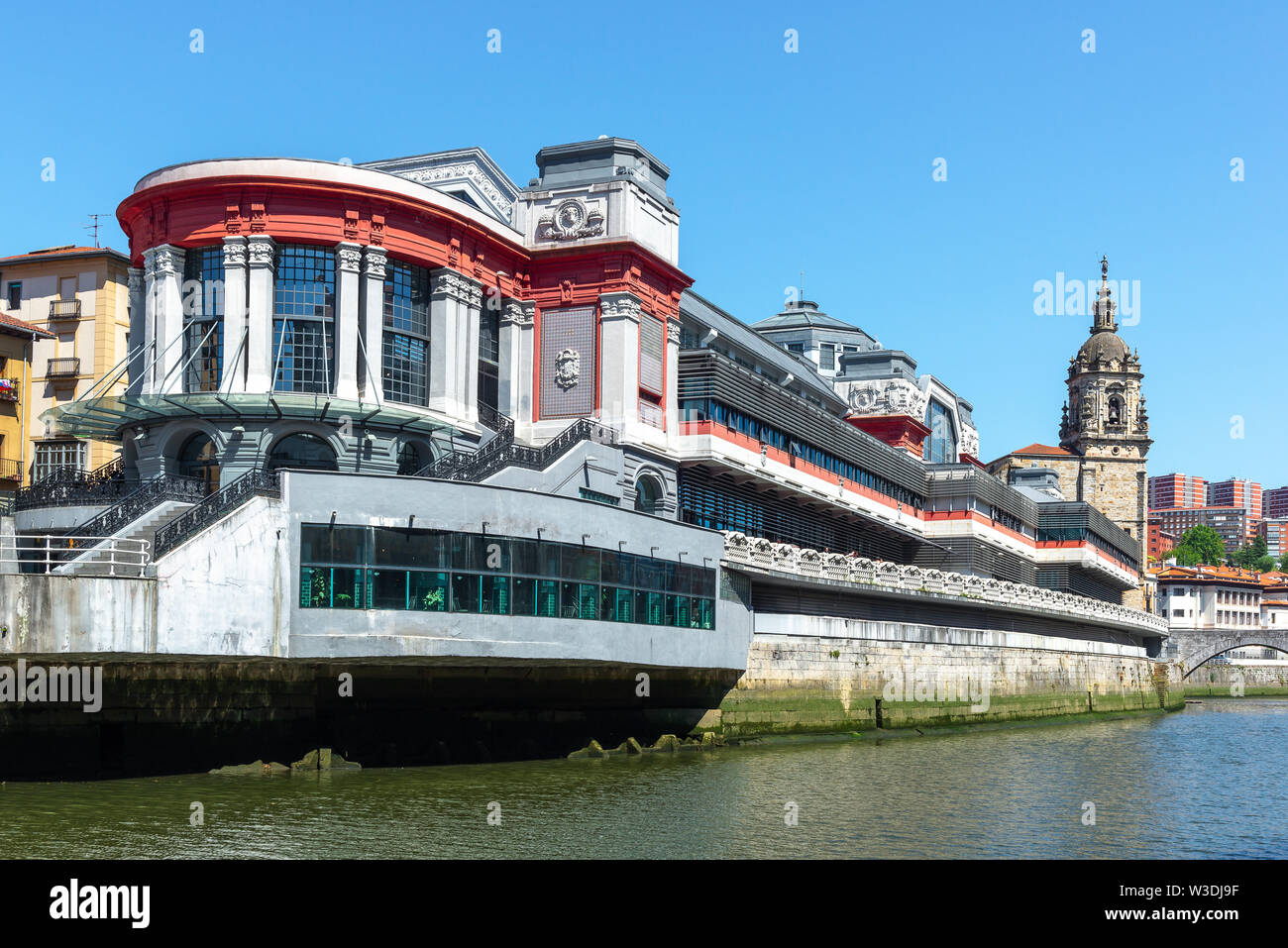 Marché de La Ribera et église de San Anton à Bilbao, Pays Basque, Espagne Banque D'Images