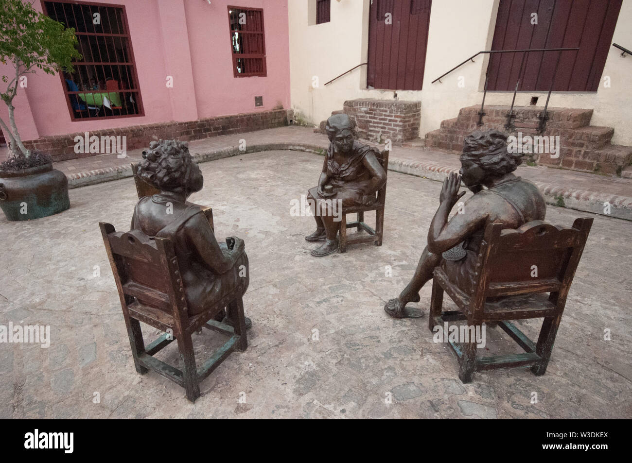 Amérique latine, Caraïbes, Cuba, Camaguey, Plaza del Carmen, Martha Jiménez, sculpture monumentale Banque D'Images