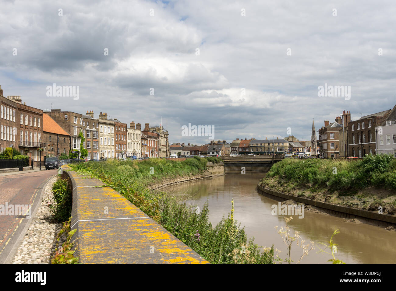 North Point, Wisbech, Cambridgeshire, UK ; fine terrasses des maisons géorgiennes sur les rives de la rivière Nene. Banque D'Images