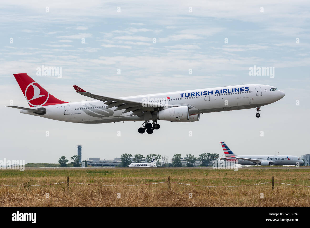 TC-LOC, le 11 juillet 2019, l'Airbus A330-343-1542 atterrissage sur les pistes de l'aéroport Paris Roissy Charles de Gaulle à la fin de la Turkish Airlines Banque D'Images