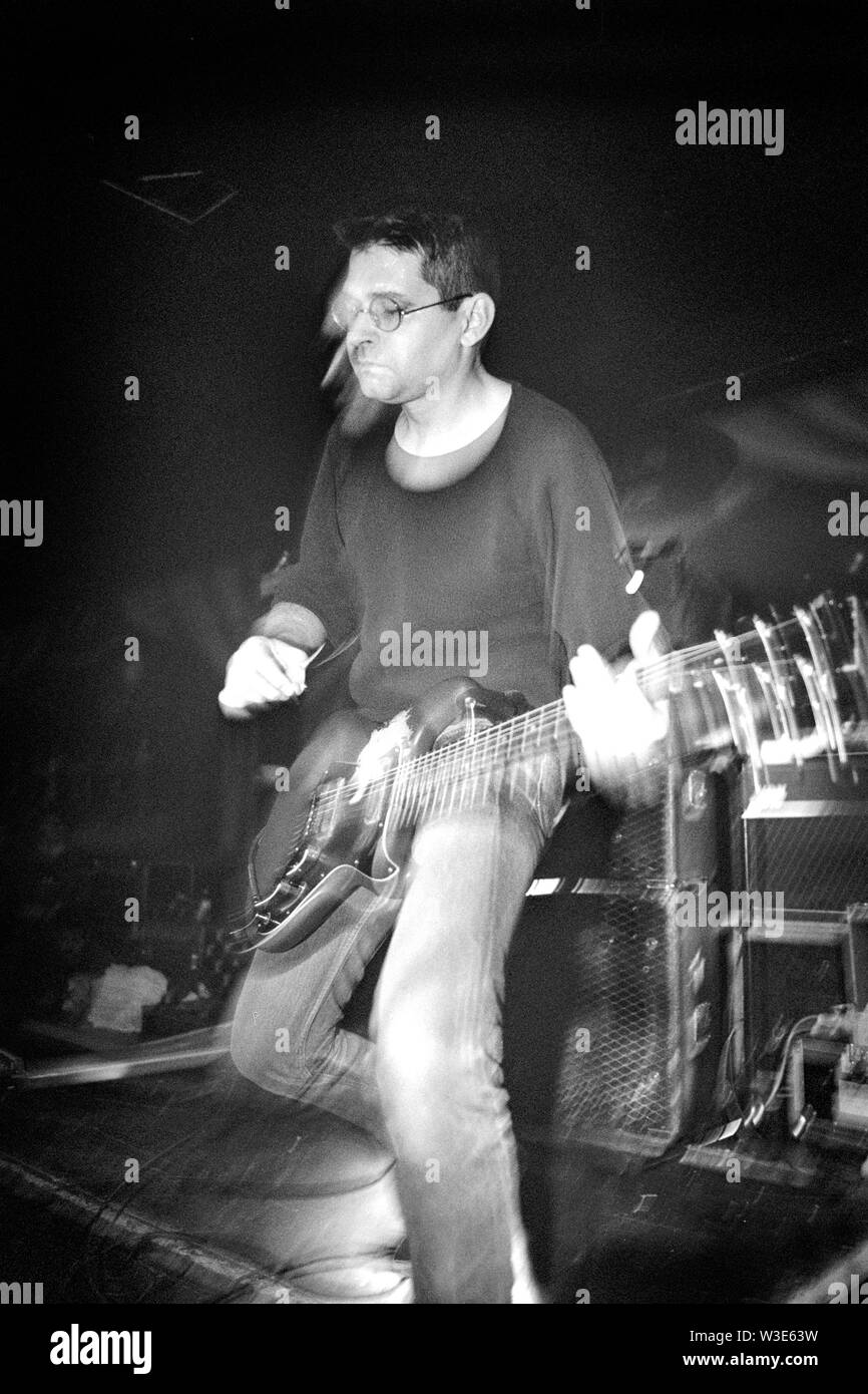 Shellac à jouer à toutes les parties de demain organisée par Mogwai/tortue/Shellac 28 mars 2004 à The River Haven Hotel, Camber Sands, au Royaume-Uni. Banque D'Images