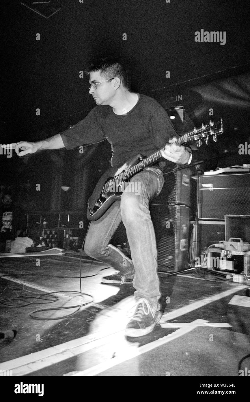Shellac à jouer à toutes les parties de demain organisée par Mogwai/tortue/Shellac 28 mars 2004 à The River Haven Hotel, Camber Sands, au Royaume-Uni. Banque D'Images
