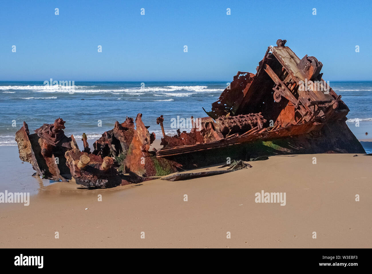 Épave du Cap St Blaize sur Kasouga beach à Glendower Beacon, à mi-chemin entre Kenton-on-Sea et Port Alfred dans l'Eastern Cape, Afrique du Sud Banque D'Images